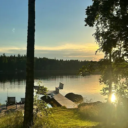 Perinteistae Moekkitunnelmaa Ja Upeat Loeylyt * Lammi