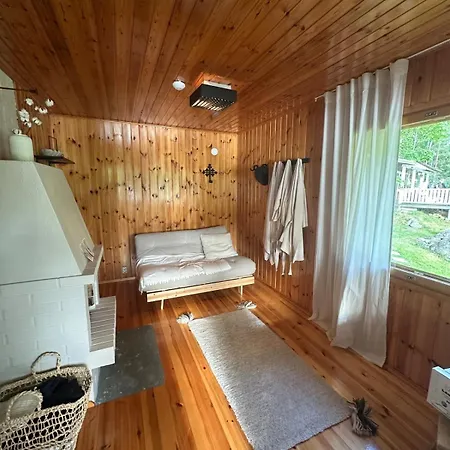 Vakantiehuis Perinteistae Moekkitunnelmaa Ja Upeat Loeylyt *